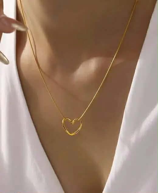 Elegant Heart Pendant Necklace for Women - 100% Stainless Steel Tarnish-Free Minimalist Jewelry