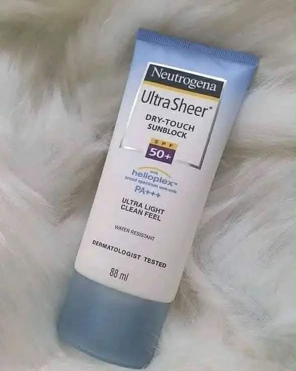 Neutrogena Ultra Sheer Dry-Touch Sunblock SPF 50+ (88ml) - Original Non-Greasy & Waterproof Sunscreen for All Skin Types