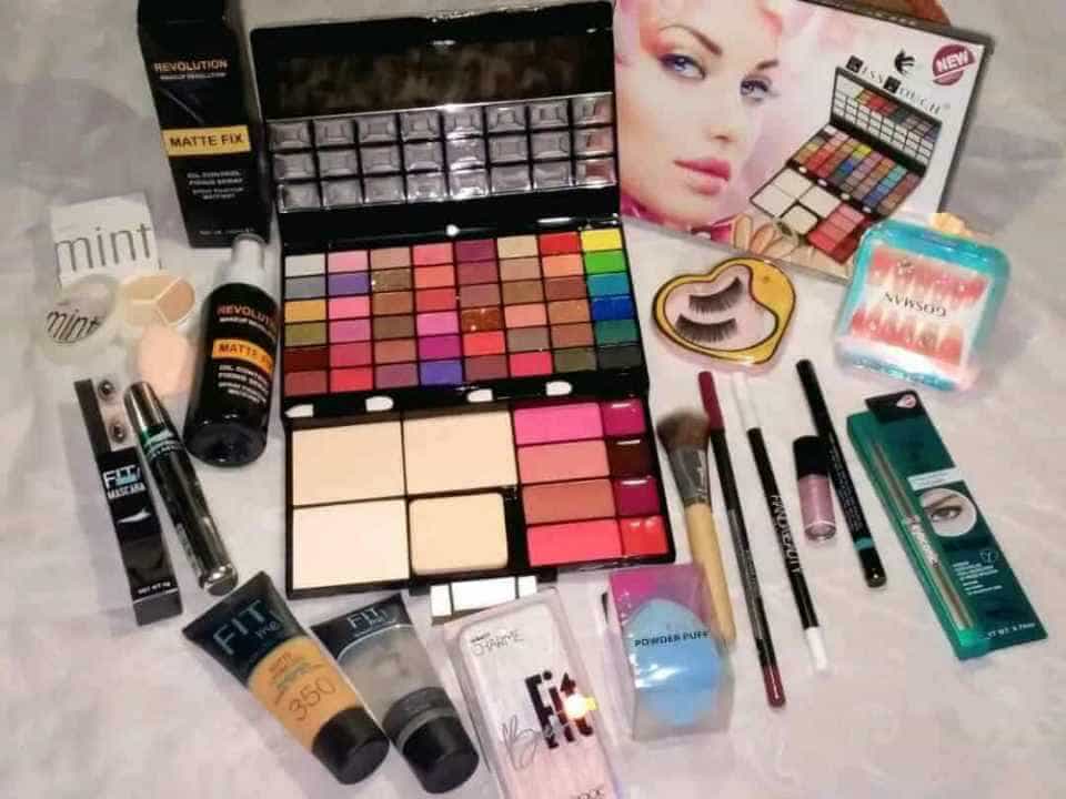 15-Piece All-in-One Professional Makeup Combo Set - Premium Quality Beauty Bundle