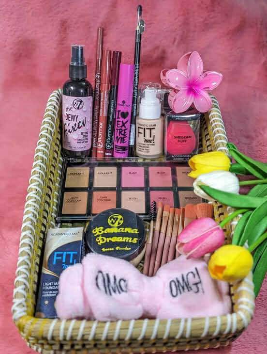 20-Piece Premium Mega Makeup Combo Set - Ultimate Professional Beauty Box for a Flawless Glow