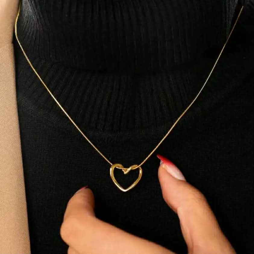Elegant Heart Pendant Necklace for Women - 100% Stainless Steel Tarnish-Free Minimalist Jewelry