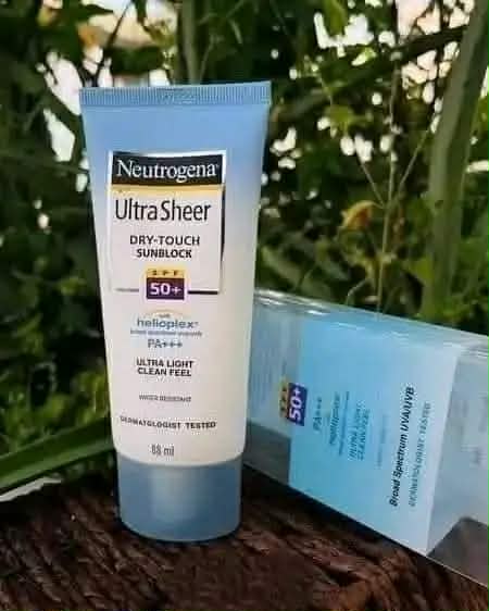 Neutrogena Ultra Sheer Dry-Touch Sunblock SPF 50+ (88ml) - Original Non-Greasy & Waterproof Sunscreen for All Skin Types